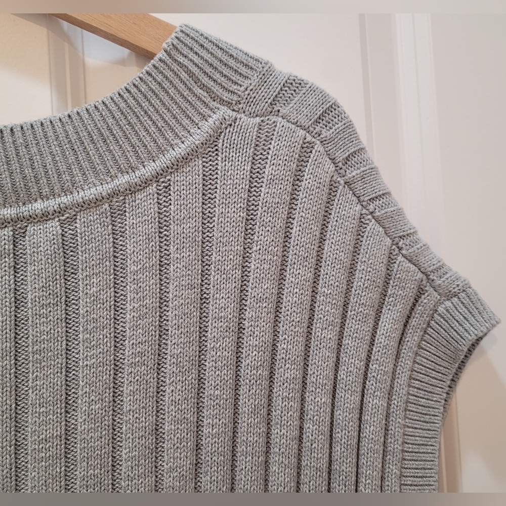 GAP 100% Cotton Dolman Rib V-Neck Sweater Vest, Heather Light Gray - Picture 7 of 14